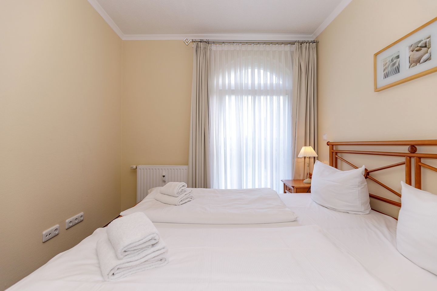 Apartmenthaus Atlantik Apartmenthaus Atlantik 114 Kühlungsborn - Schlafzimmer mit Doppelbett