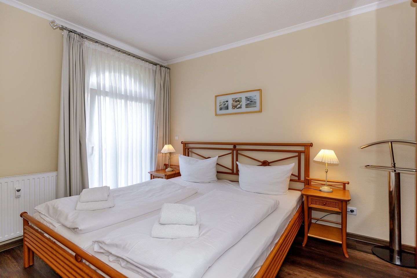 Apartmenthaus Atlantik Apartmenthaus Atlantik 114 Kühlungsborn - Schlafzimmer mit Doppelbett