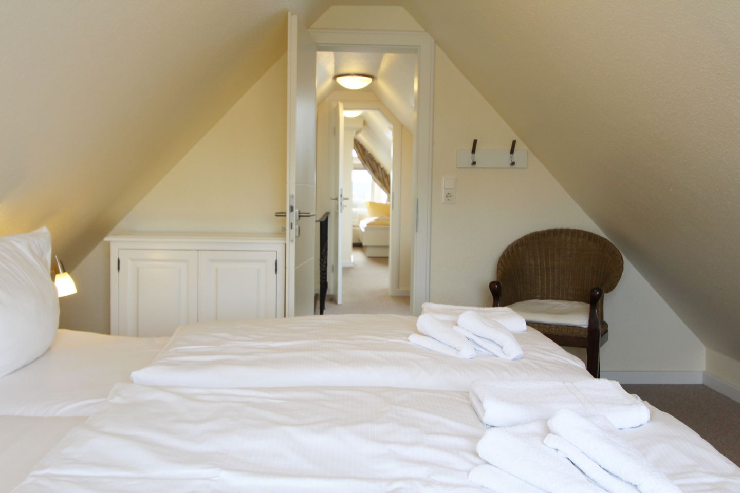 Haus Günther - Mittelweg 1, App. 2 Wenningstedt - Schlafzimmer