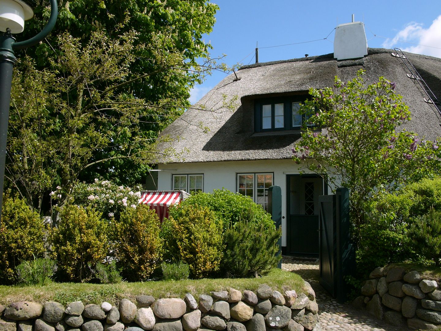 Weidemannhaus Wohnung 7 "Anthroposophie" Keitum - Fassade / Eingang