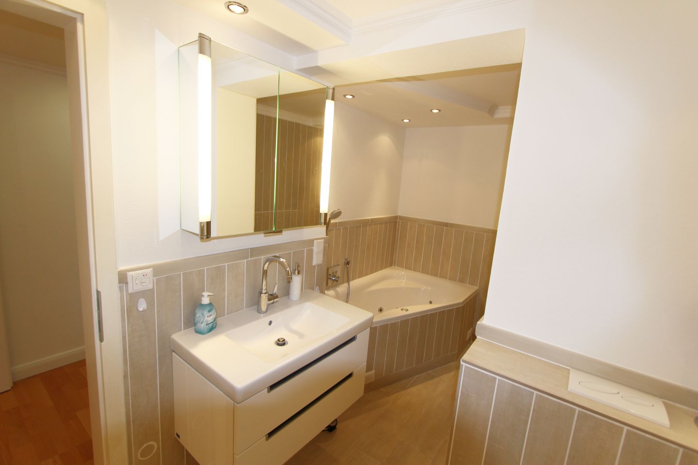 Wonningstair, - Dünenstr. 19, App. 1 Wenningstedt - Badezimmer