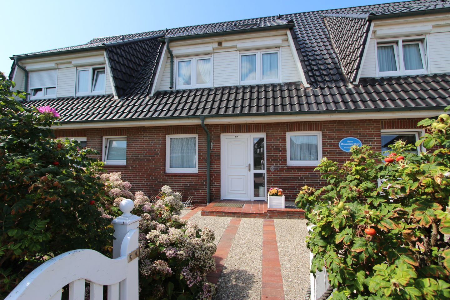 Wonningstair, - Dünenstr. 19, App. 1 Wenningstedt - Fassade / Eingang