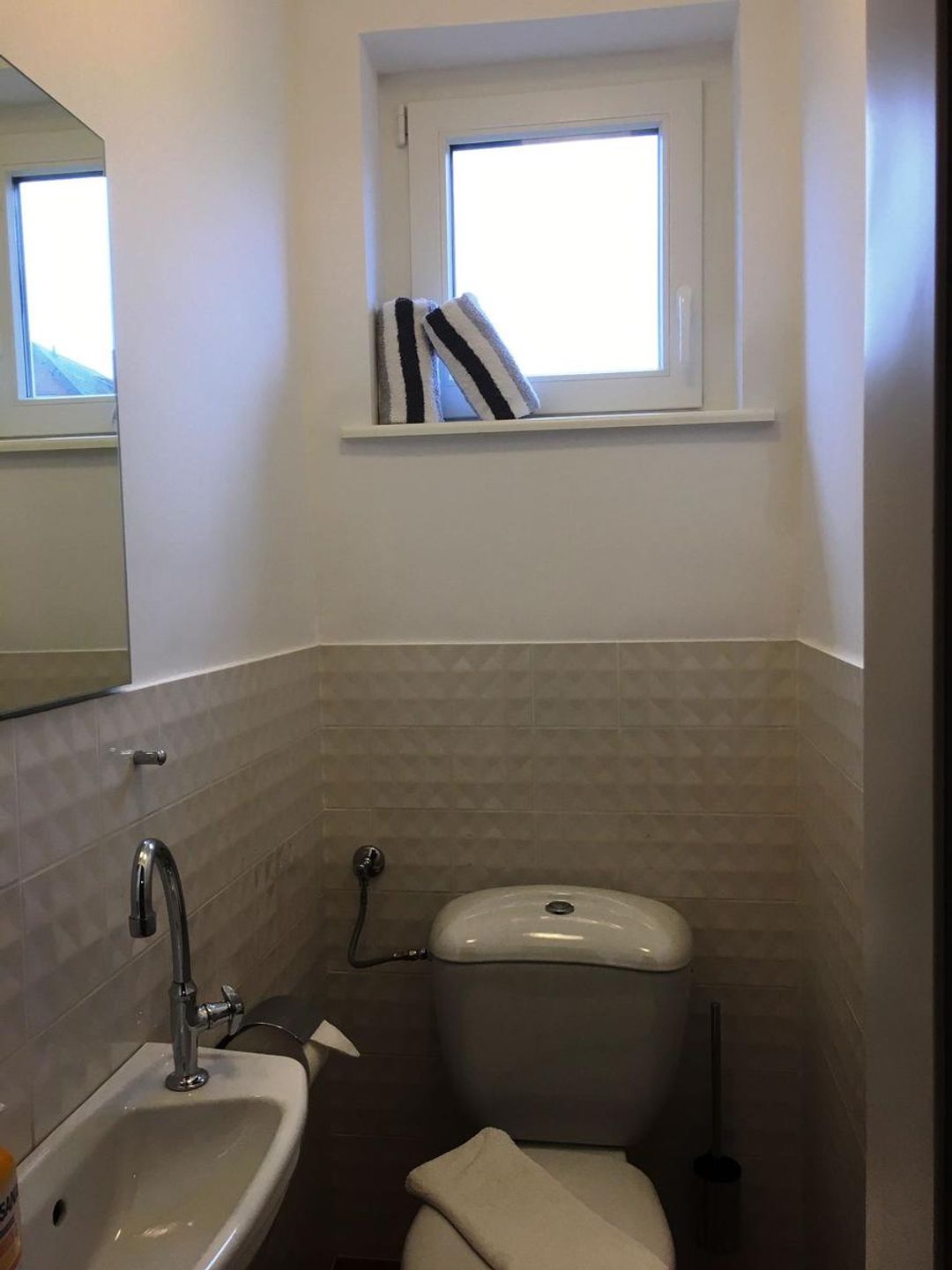  Wiesenhüs Tinnum - Gäste-WC