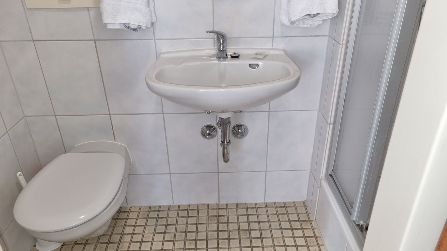 Haus Borkumitte Appartement Möwensteert Haus Borkumitte - Bad WC