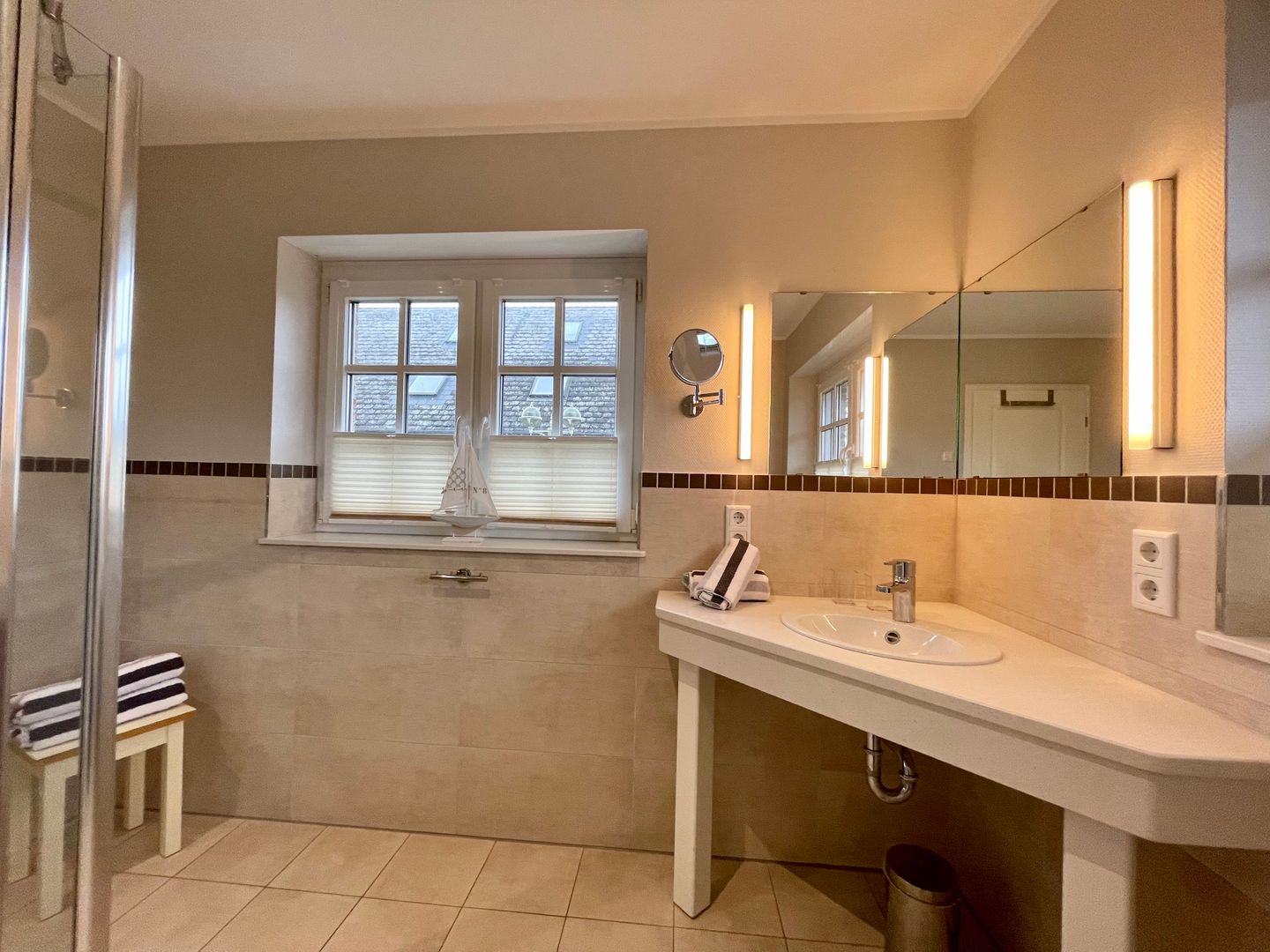  Meerblau Tinnum - Badezimmer