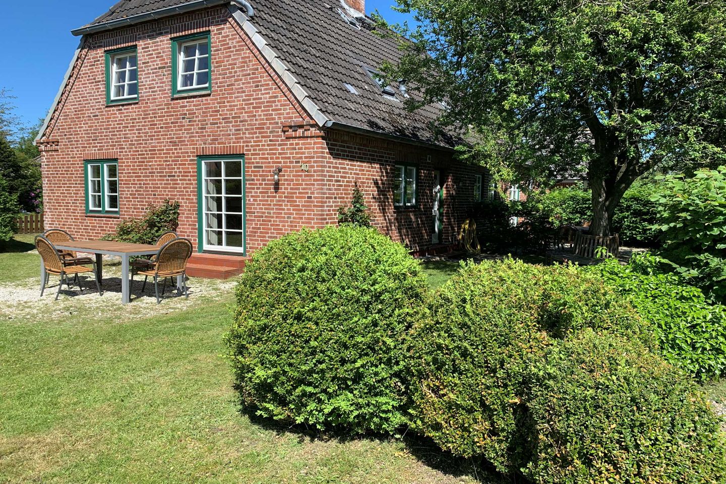 Haus Smäswai 10 Haushälfte Lee 4 Sterne Haus mit Terrasse und Strandkorb Nebel auf Amrum - 