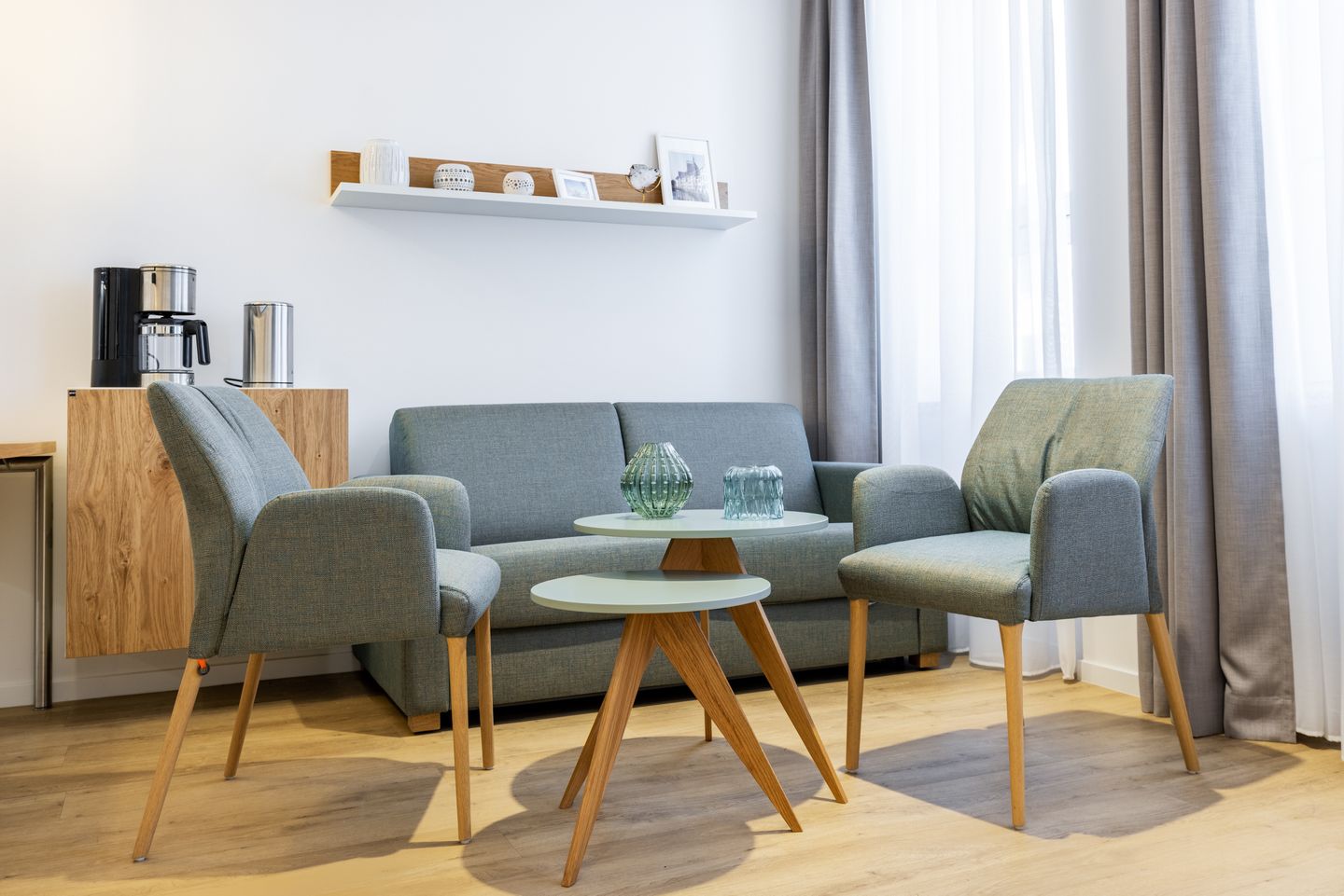 Ferienapartments am Krusespeicher Ferienapartments am Krusespeicher 1-08 Wismar - Wohn-/Essbereich mit Einzelschlafcouch