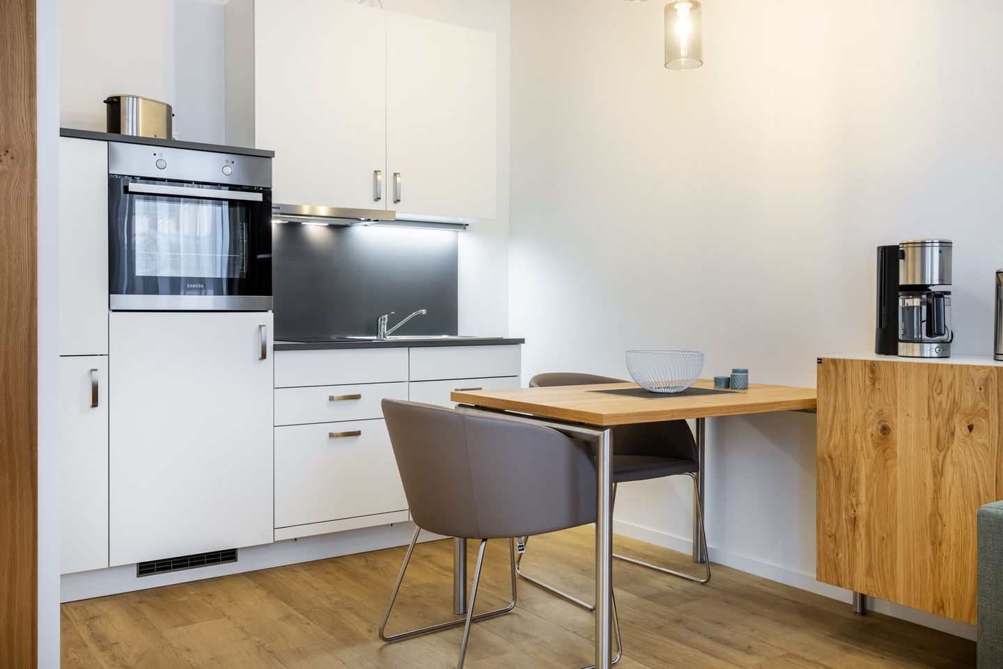 Ferienapartments am Krusespeicher Ferienapartments am Krusespeicher 1-08 Wismar - Küchenzeile mit Geschirrspüler