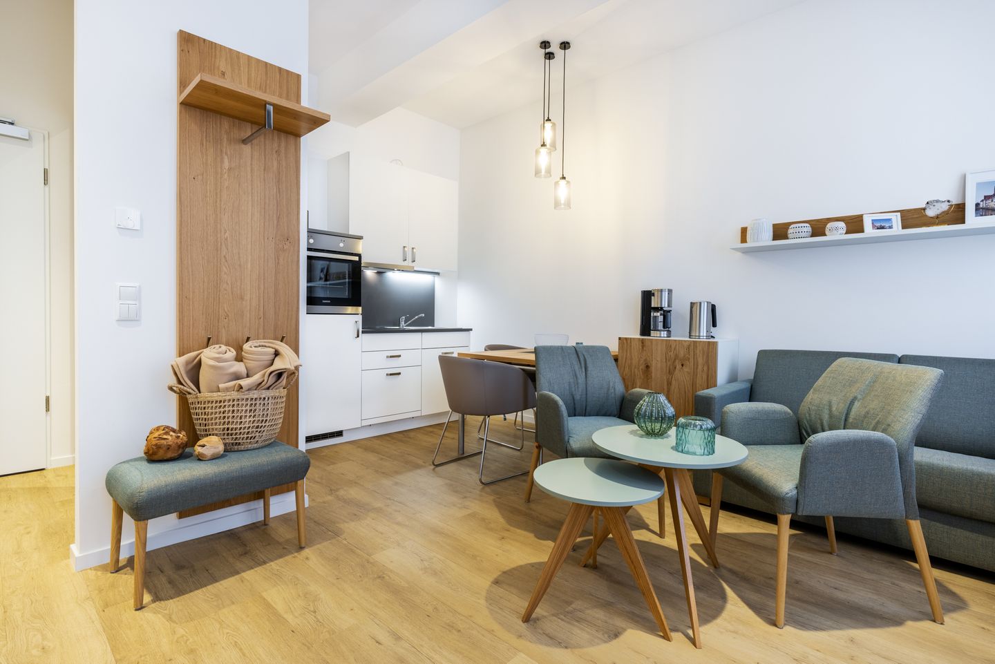 Ferienapartments am Krusespeicher Ferienapartments am Krusespeicher 1-08 Wismar - Wohn-/Essbereich mit Küchenzeile