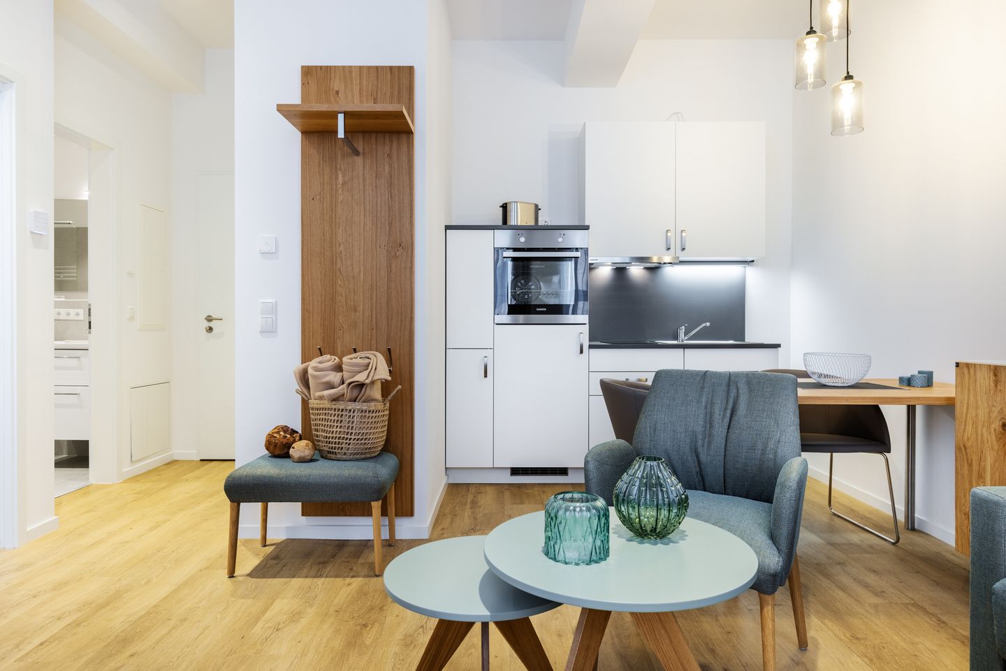 Ferienapartments am Krusespeicher Ferienapartments am Krusespeicher 1-08 Wismar - Wohn-/Essbereich mit Sitzgelegenheit