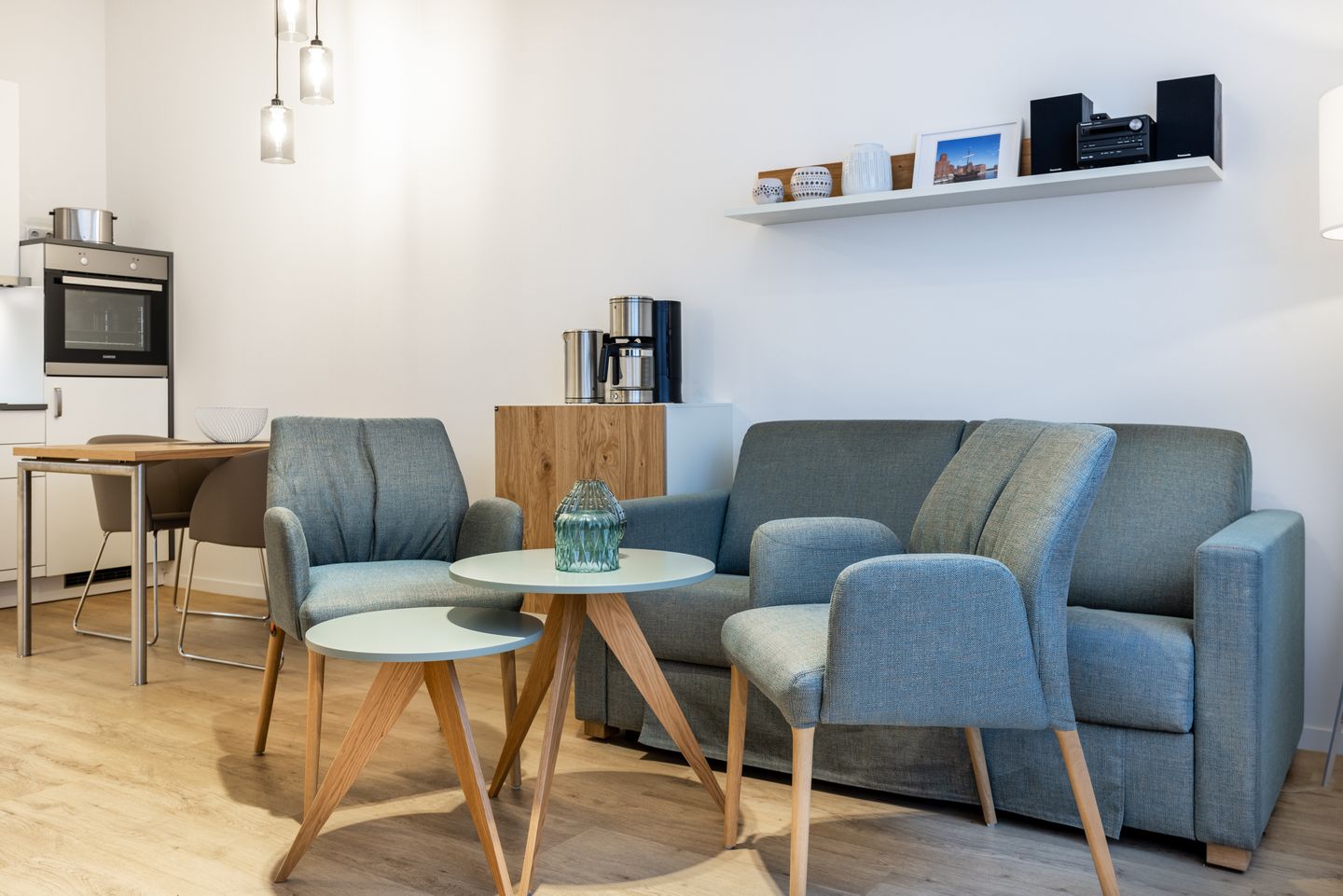 Ferienapartments am Krusespeicher Ferienapartments am Krusespeicher 1-10 Wismar - Wohn-/Essbereich mit Sitzgelegenheit