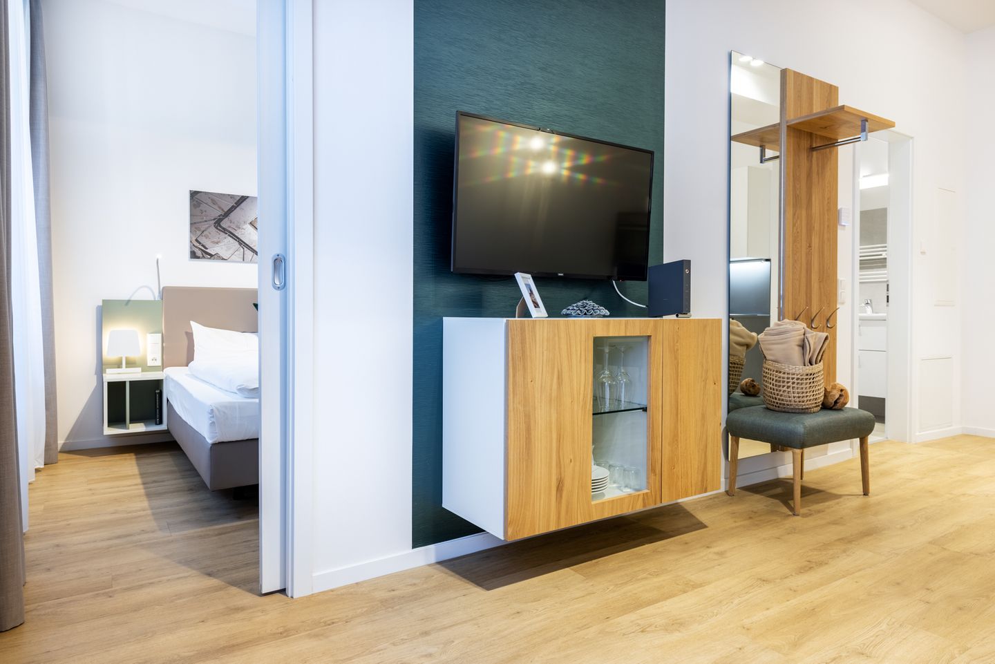 Ferienapartments am Krusespeicher Ferienapartments am Krusespeicher 1-10 Wismar - Wohn-/Essbereich mit Zugang zum Schlafzimmer