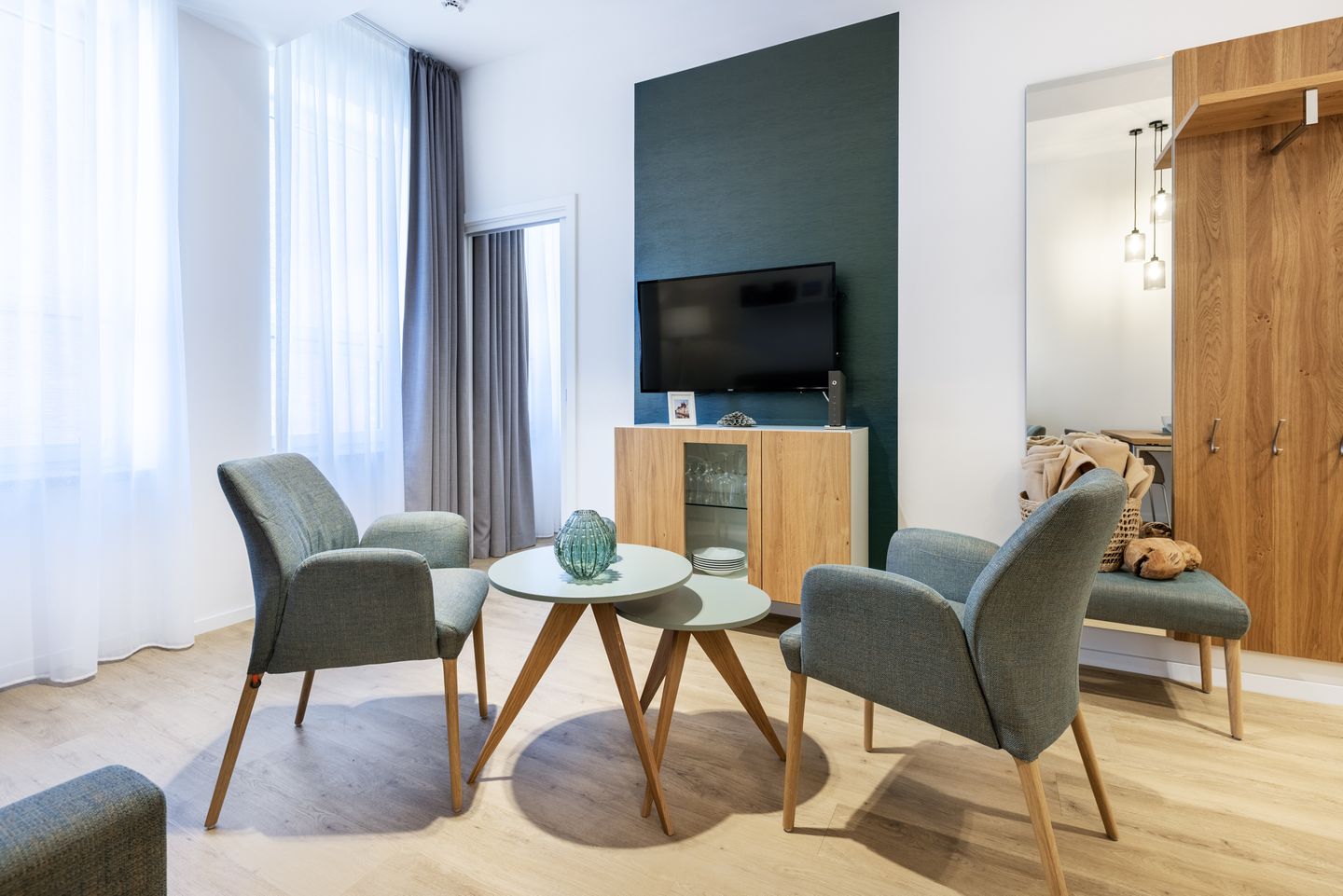 Ferienapartments am Krusespeicher Ferienapartments am Krusespeicher 1-10 Wismar - Wohn-/Essbereich mit Sitzgelegenheit