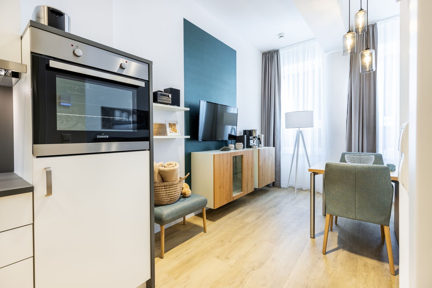 Ferienapartments am Krusespeicher Ferienapartments am Krusespeicher 1-11 Wismar - Küchenzeile mit Backofen