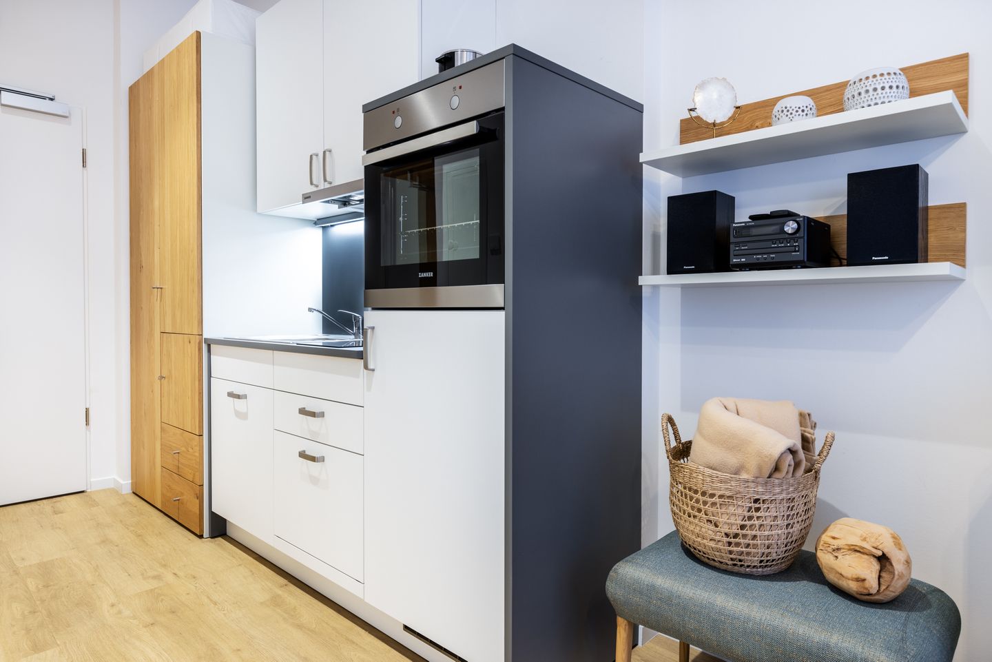 Ferienapartments am Krusespeicher Ferienapartments am Krusespeicher 1-12 Wismar - Küchenzeile mit Geschirrspüler