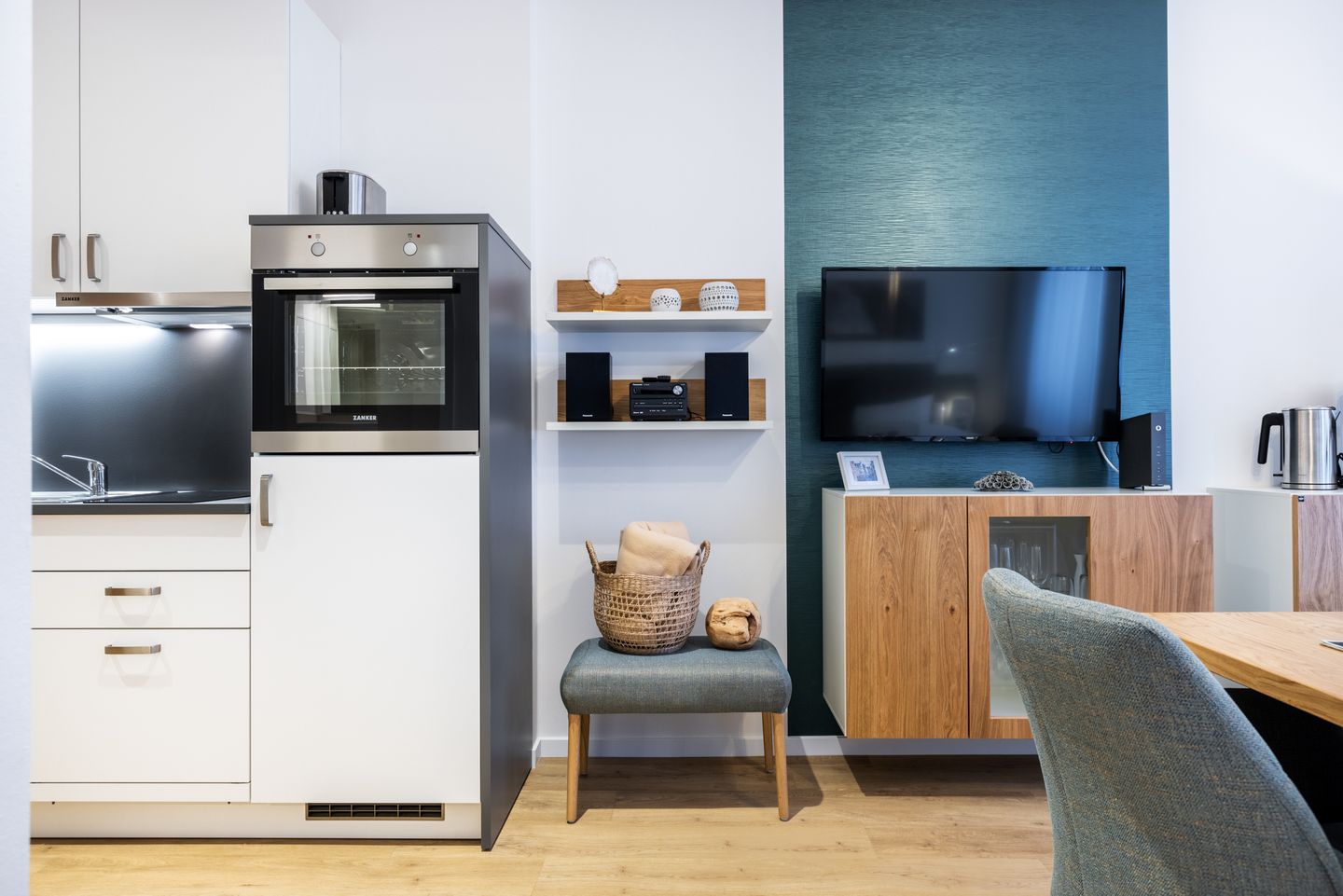 Ferienapartments am Krusespeicher Ferienapartments am Krusespeicher 1-12 Wismar - Wohn-/Schlafbereich mit Boxspringbett