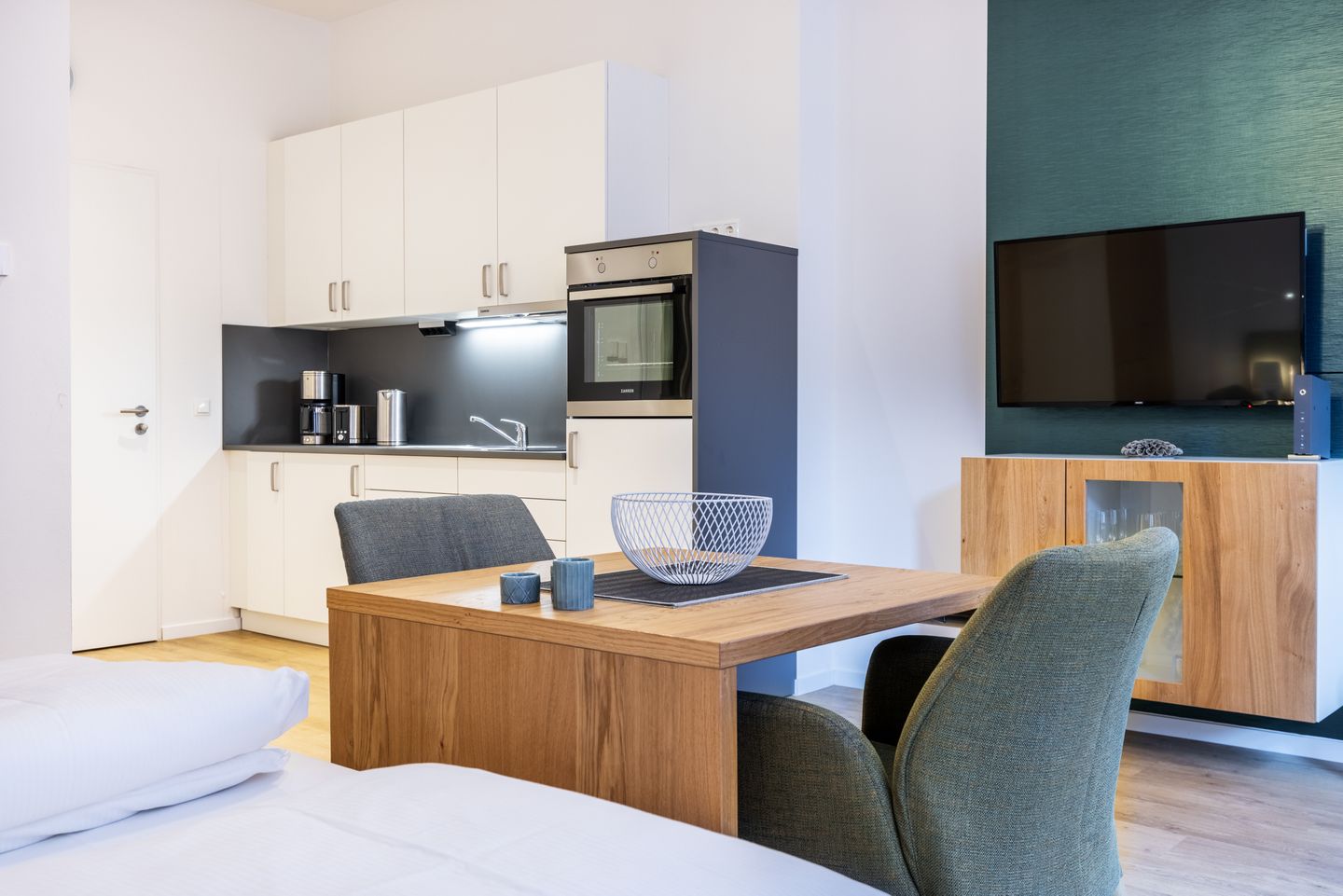 Ferienapartments am Krusespeicher Ferienapartments am Krusespeicher 1-14 Wismar - Wohn-/Schlafbereich mit Boxspringbett