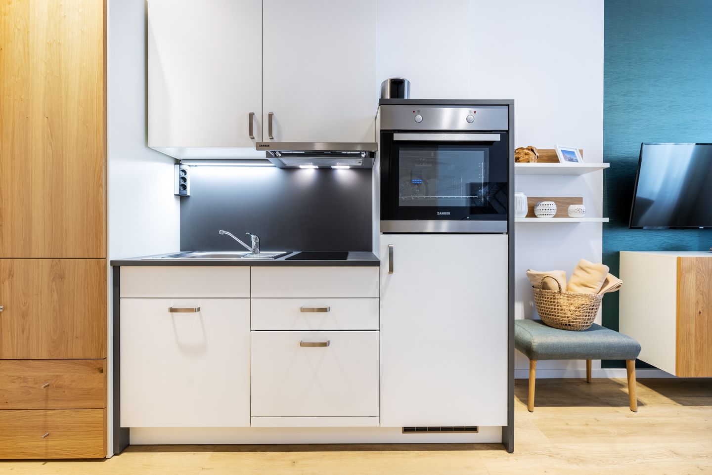 Ferienapartments am Krusespeicher Ferienapartments am Krusespeicher 2-21 Wismar - Küchenzeile mit Geschirrspüler