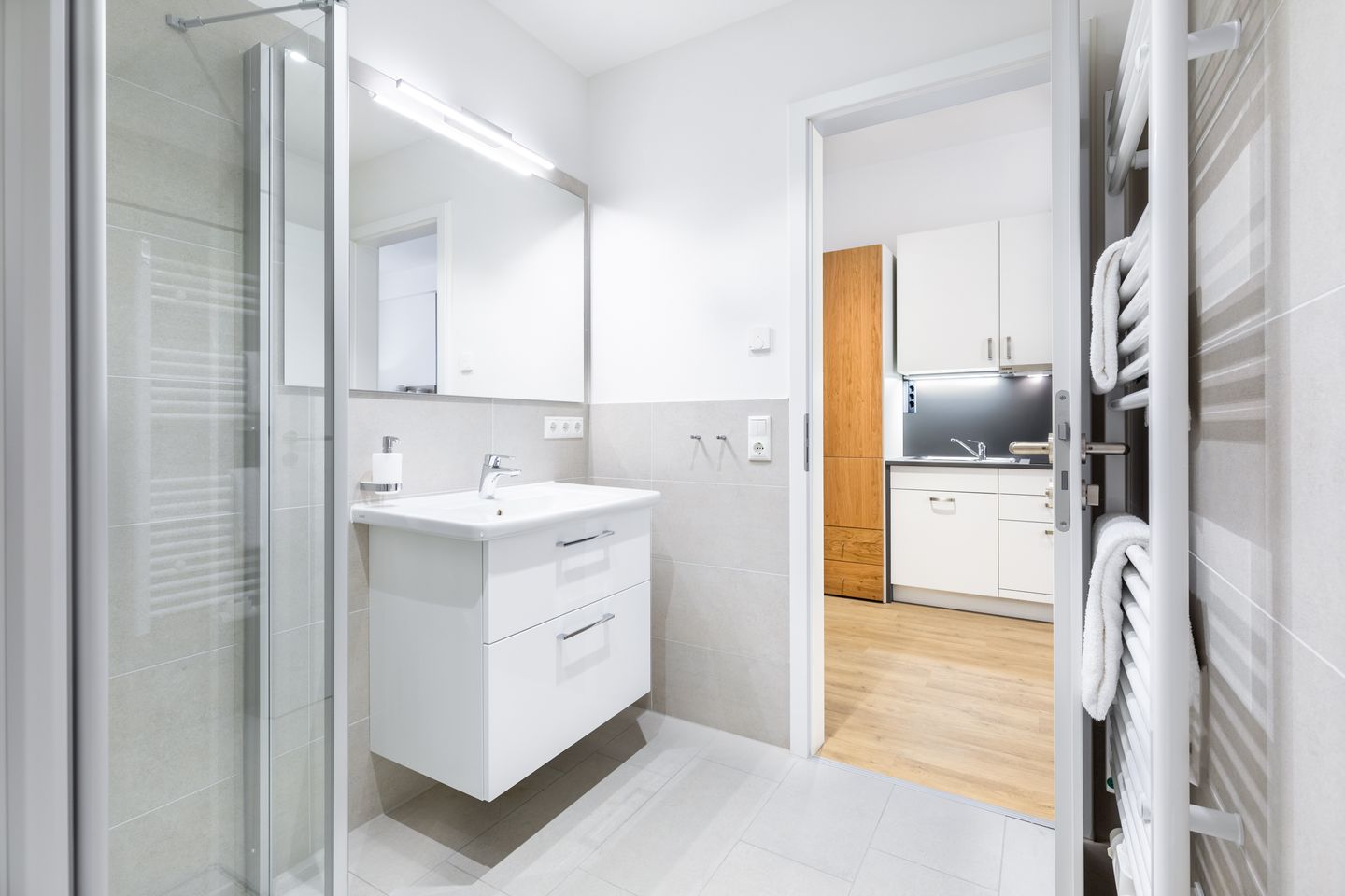 Ferienapartments am Krusespeicher Ferienapartments am Krusespeicher 2-24 Wismar - Badezimmer mit Waschtisch