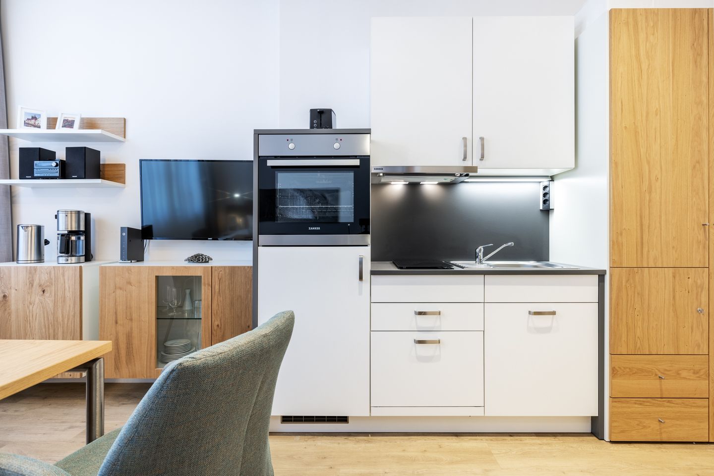 Ferienapartments am Krusespeicher Ferienapartments am Krusespeicher 3-29 Wismar - Küchenzeile mit Geschirrspüler