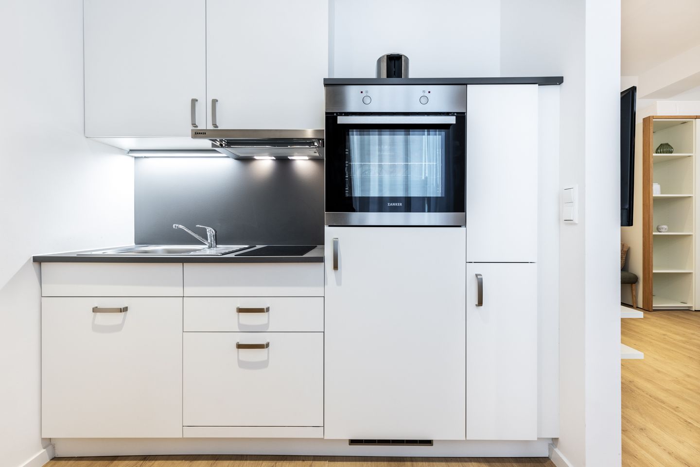 Ferienapartments am Krusespeicher Ferienapartments am Krusespeicher 0-01 Wismar - Küchenzeile mit Geschirrspüler