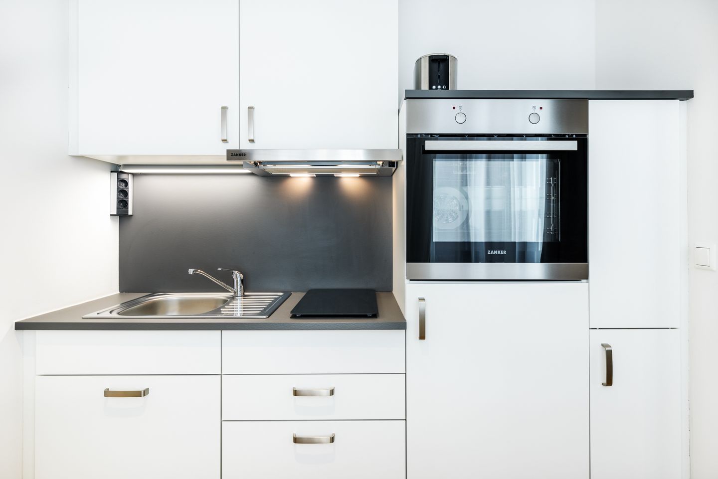 Ferienapartments am Krusespeicher Ferienapartments am Krusespeicher 0-03 Wismar - Küchenzeile mit Geschirrspüler