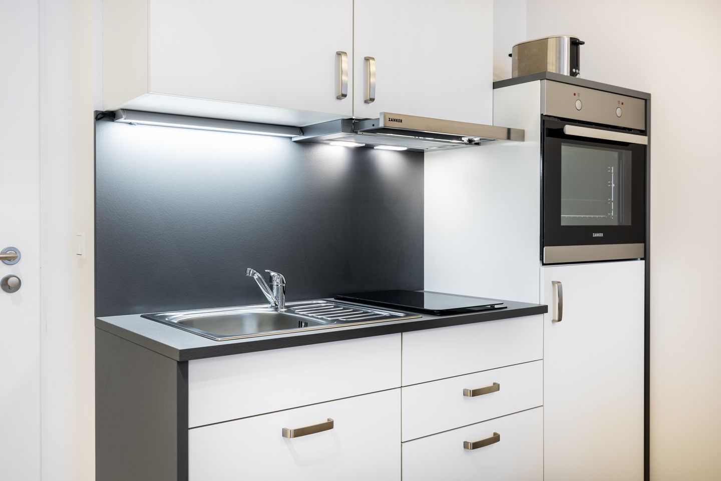 Ferienapartments am Krusespeicher Ferienapartments am Krusespeicher 2-20 Wismar - Küchenzeile mit Backofen