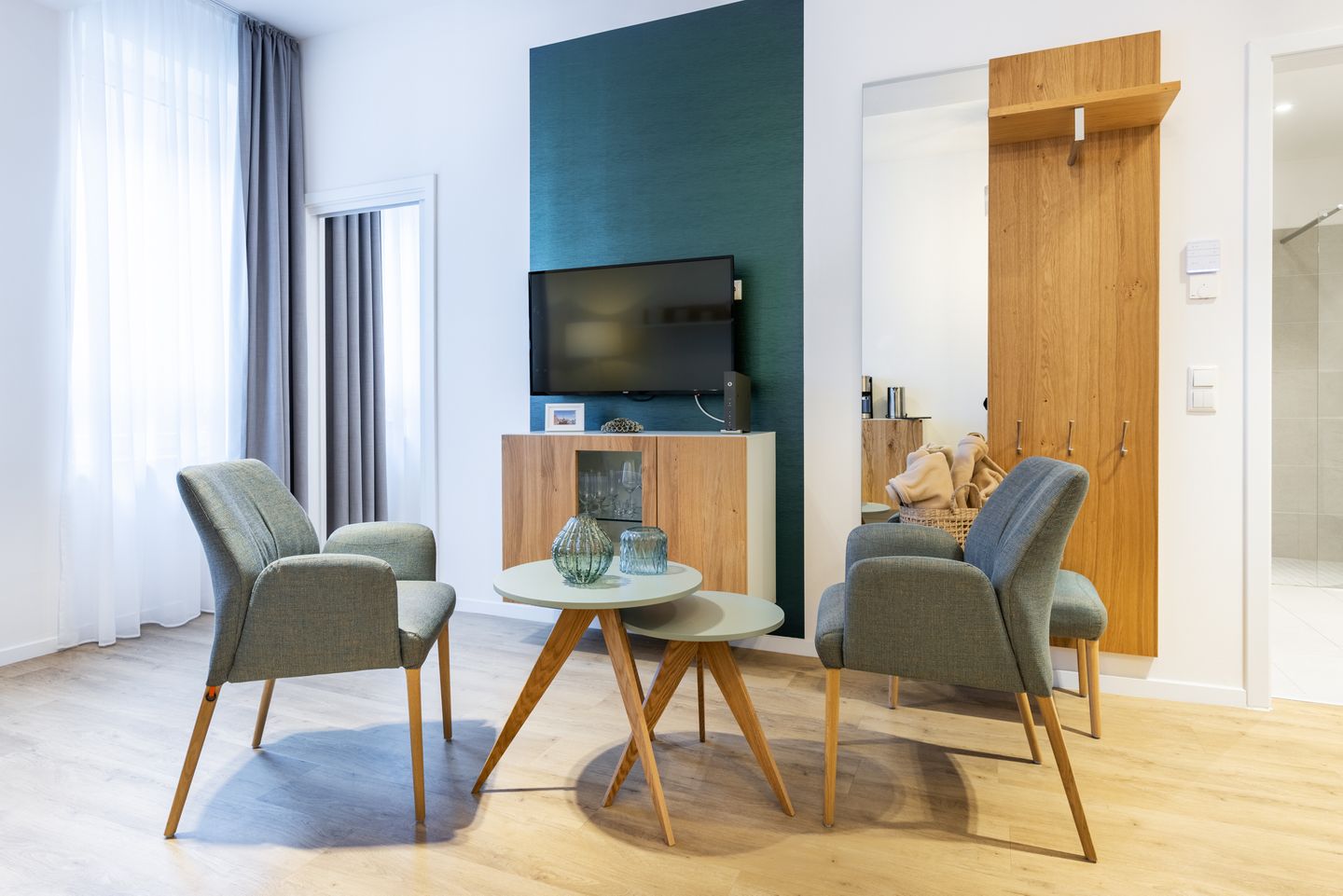 Ferienapartments am Krusespeicher Ferienapartments am Krusespeicher 2-20 Wismar - Wohn-/Essbereich mit Sitzgelegenheit