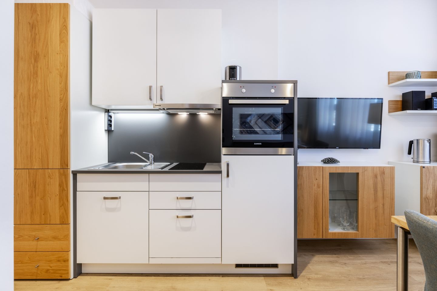 Ferienapartments am Krusespeicher Ferienapartments am Krusespeicher 3-28 Wismar - Küchenzeile mit Geschirrspüler