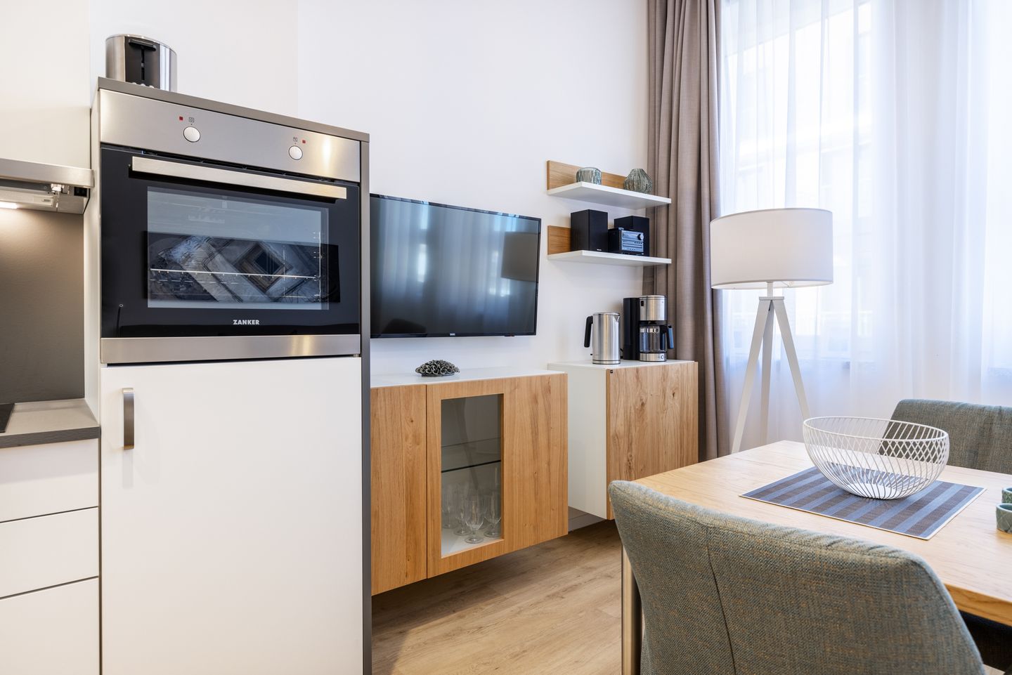 Ferienapartments am Krusespeicher Ferienapartments am Krusespeicher 3-28 Wismar - Küchenzeile mit Sitzgelegenheit