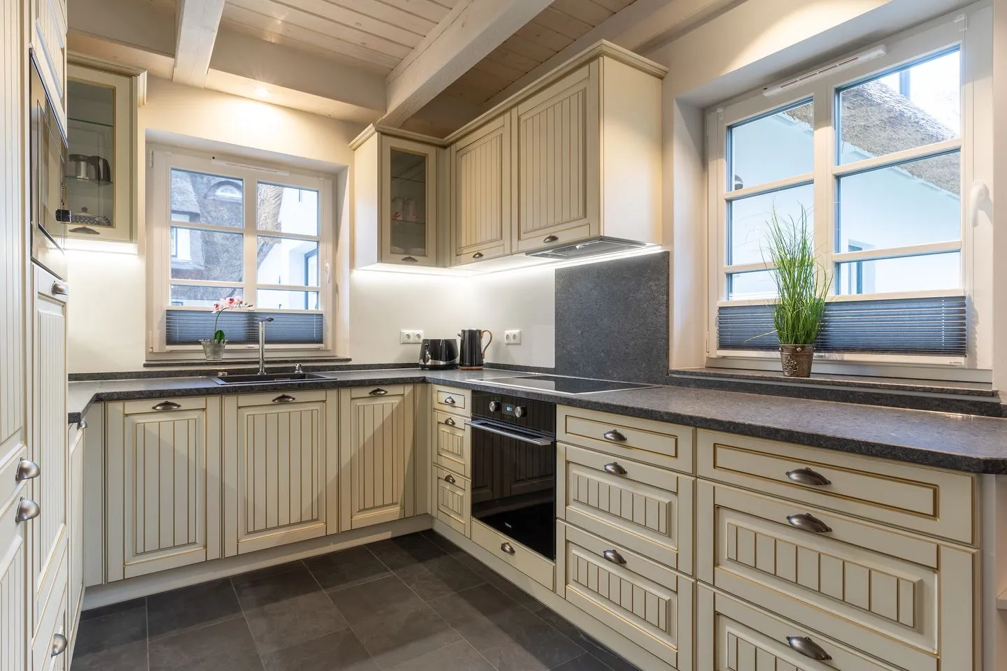 Reetdachhaus Steuerbord & Backbord Reetdachhaus Sandhus Backbord SPO Dorf - 