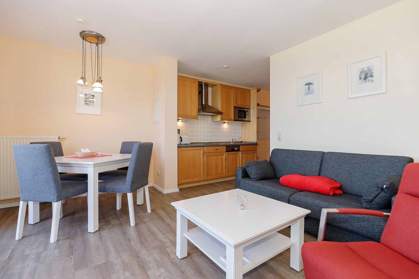 Meeresblick Meeresblick 320 Kühlungsborn - Wohn-Essbereich mit Couch