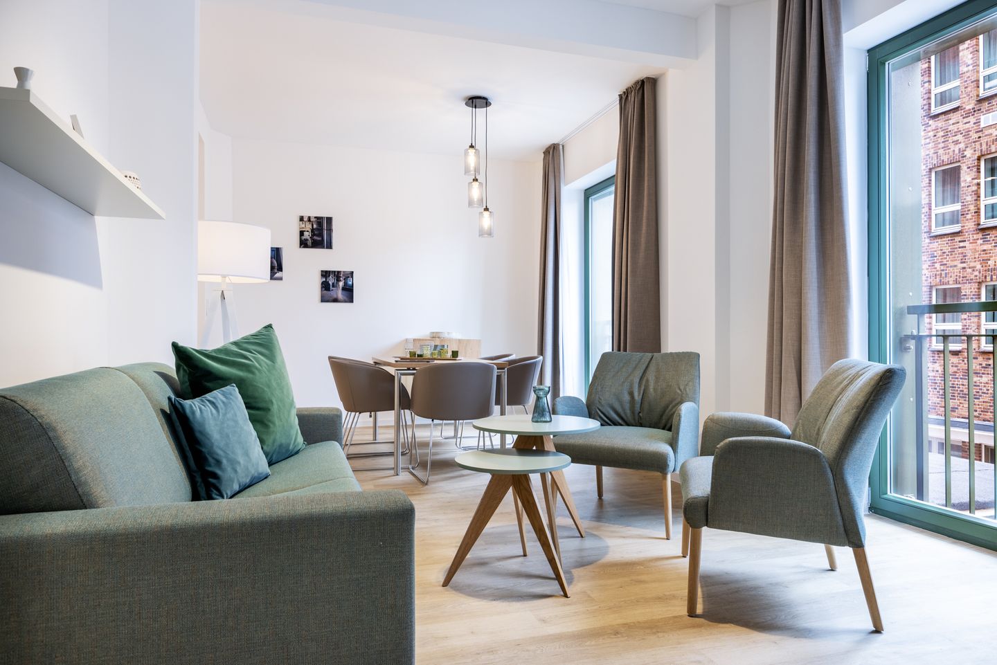 Krusespeicher Krusespeicher 2-39 Wismar - Wohn-/Essbereich mit Sitzgelegenheit