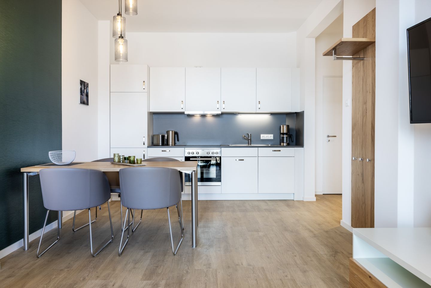 Krusespeicher Krusespeicher 2-41 Wismar - Wohn-/Essbereich mit Küchenzeile