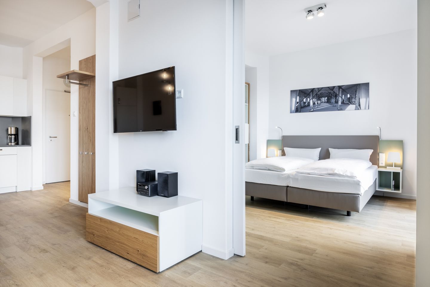 Krusespeicher Krusespeicher 2-42 Wismar - Wohnbereich mit Zugang zum Schlafzimmer