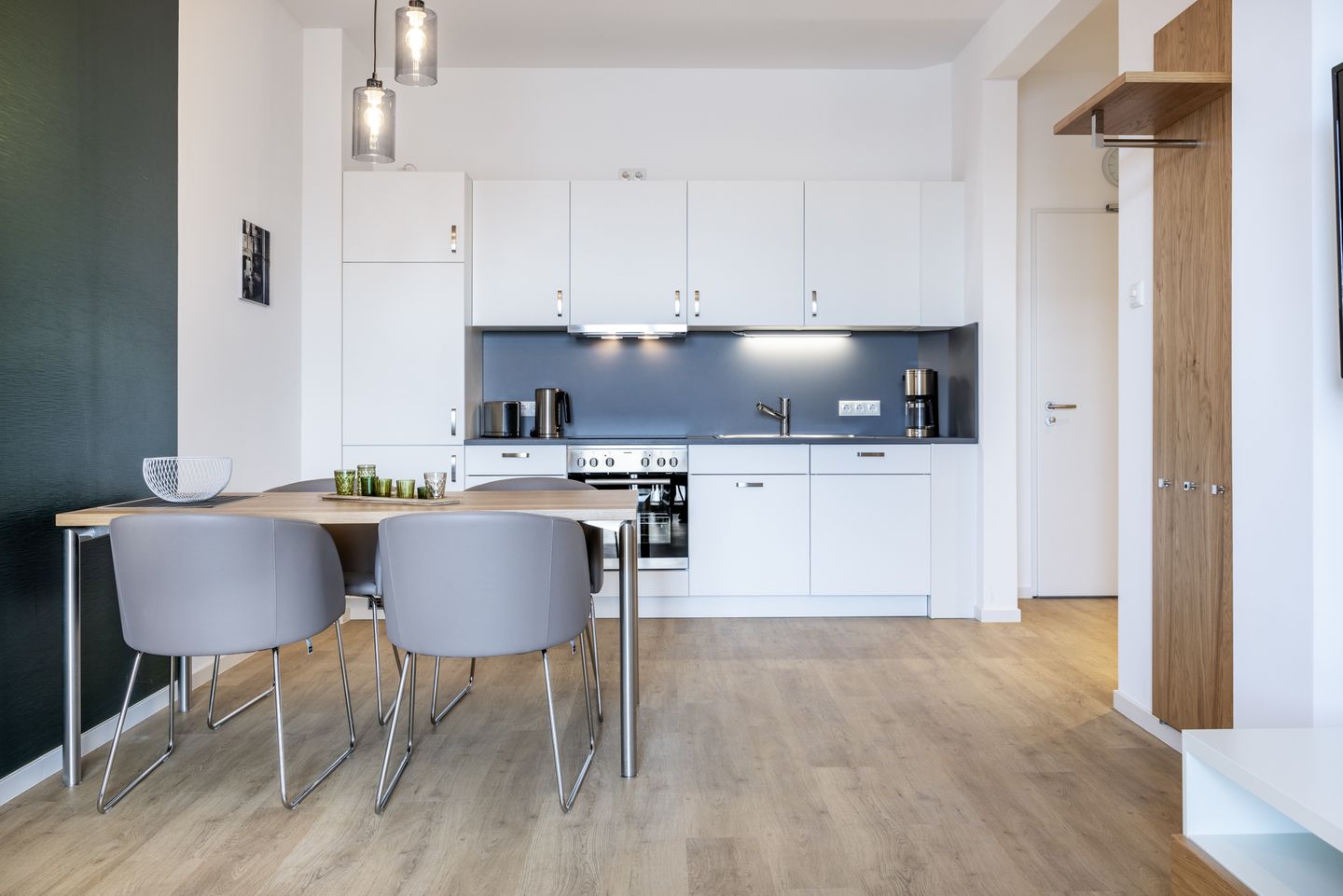 Krusespeicher Krusespeicher 2-42 Wismar - Wohn-/Essbereich mit Küchenzeile