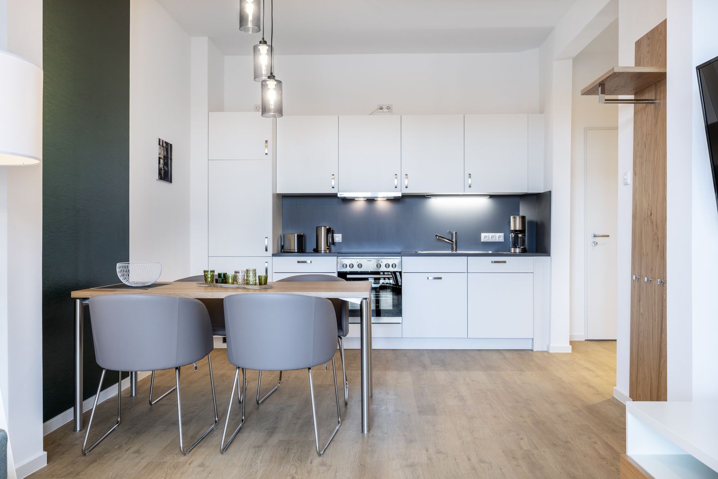 Krusespeicher Krusespeicher 2-43 Wismar - Wohn-/Essbereich mit Küchenzeile