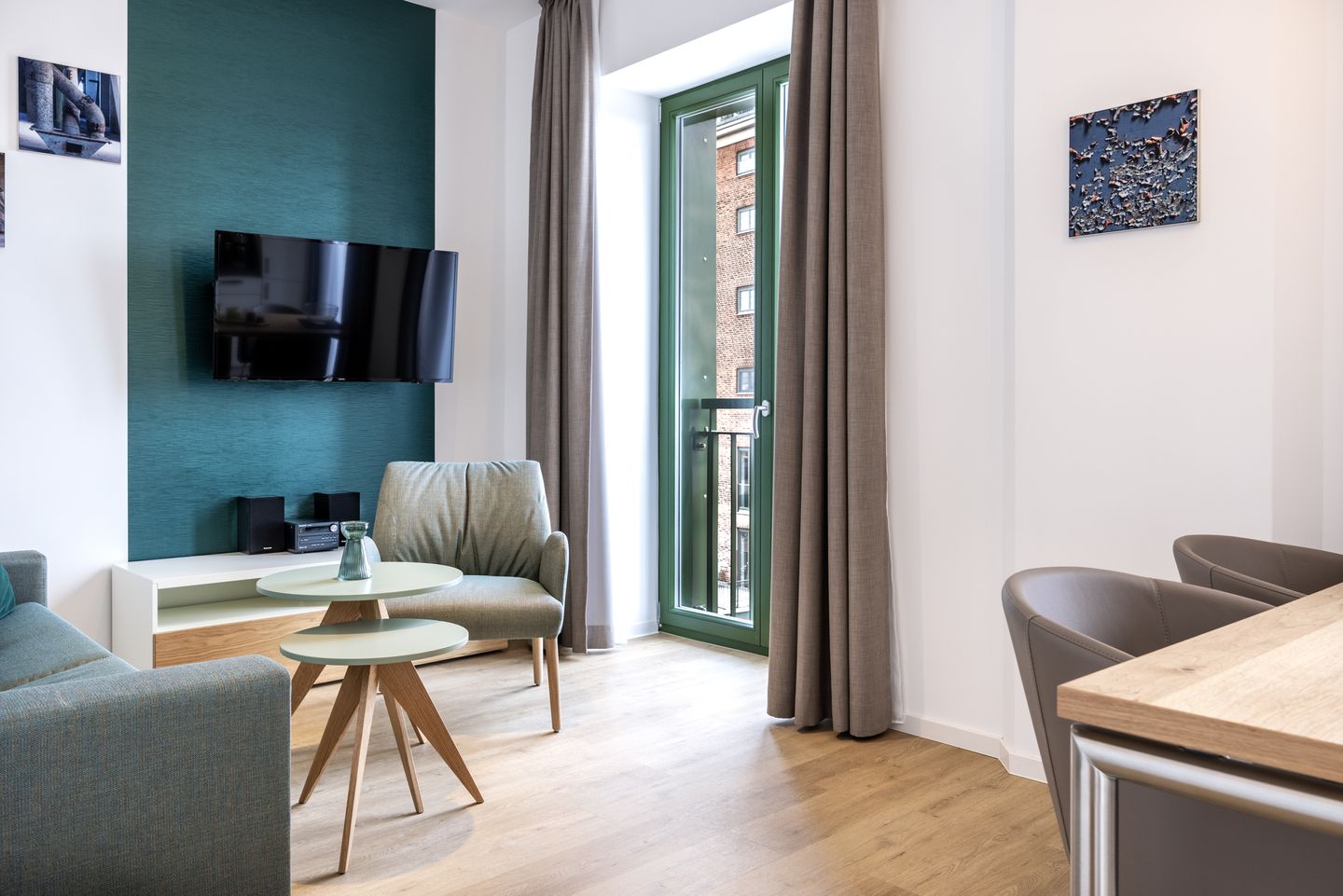 Krusespeicher Krusespeicher 3-48 Wismar - Wohnbereich mit Flatscreen-TV