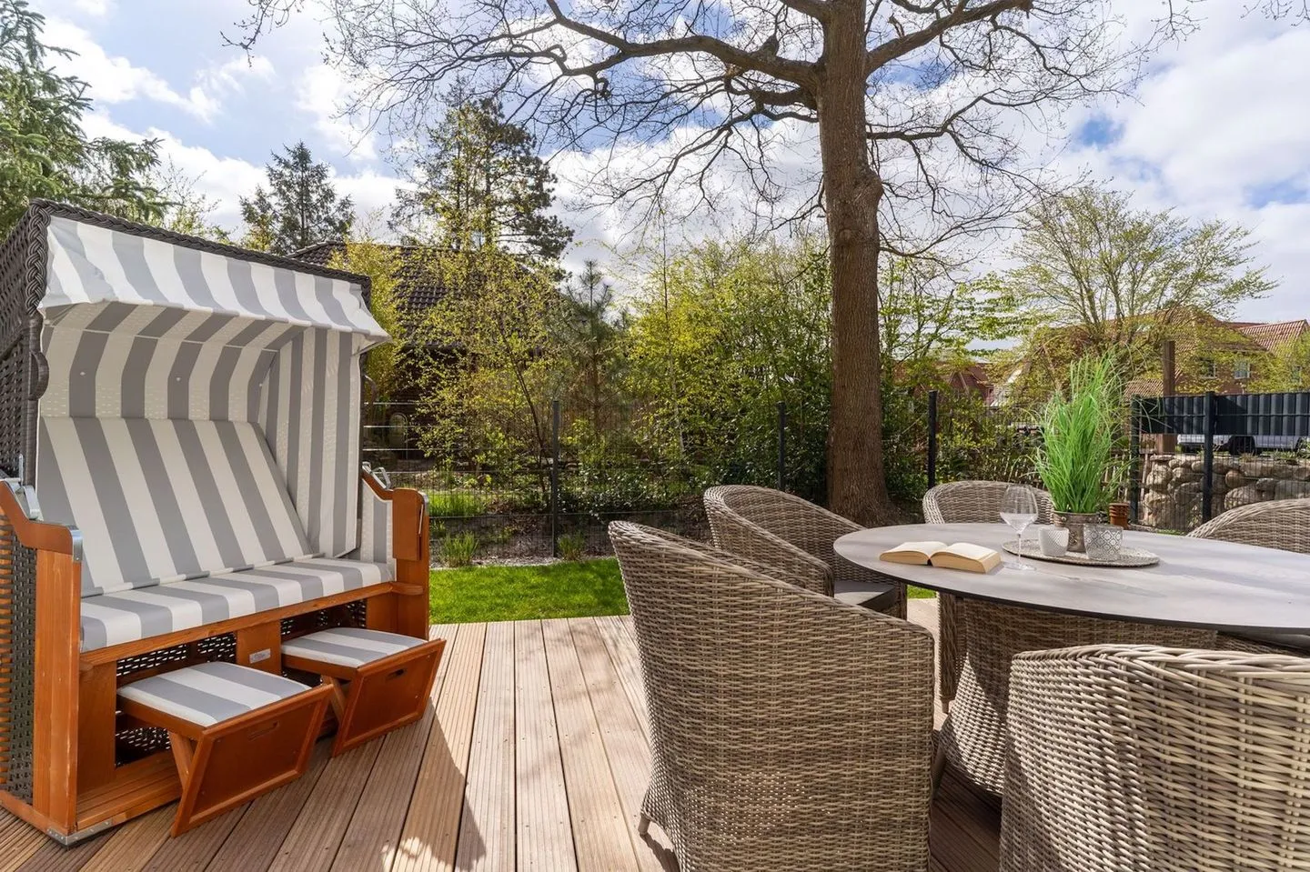 Reetdachhaus Steuerbord & Backbord Reetdachhaus Sandhus Steuerbord SPO Dorf - 