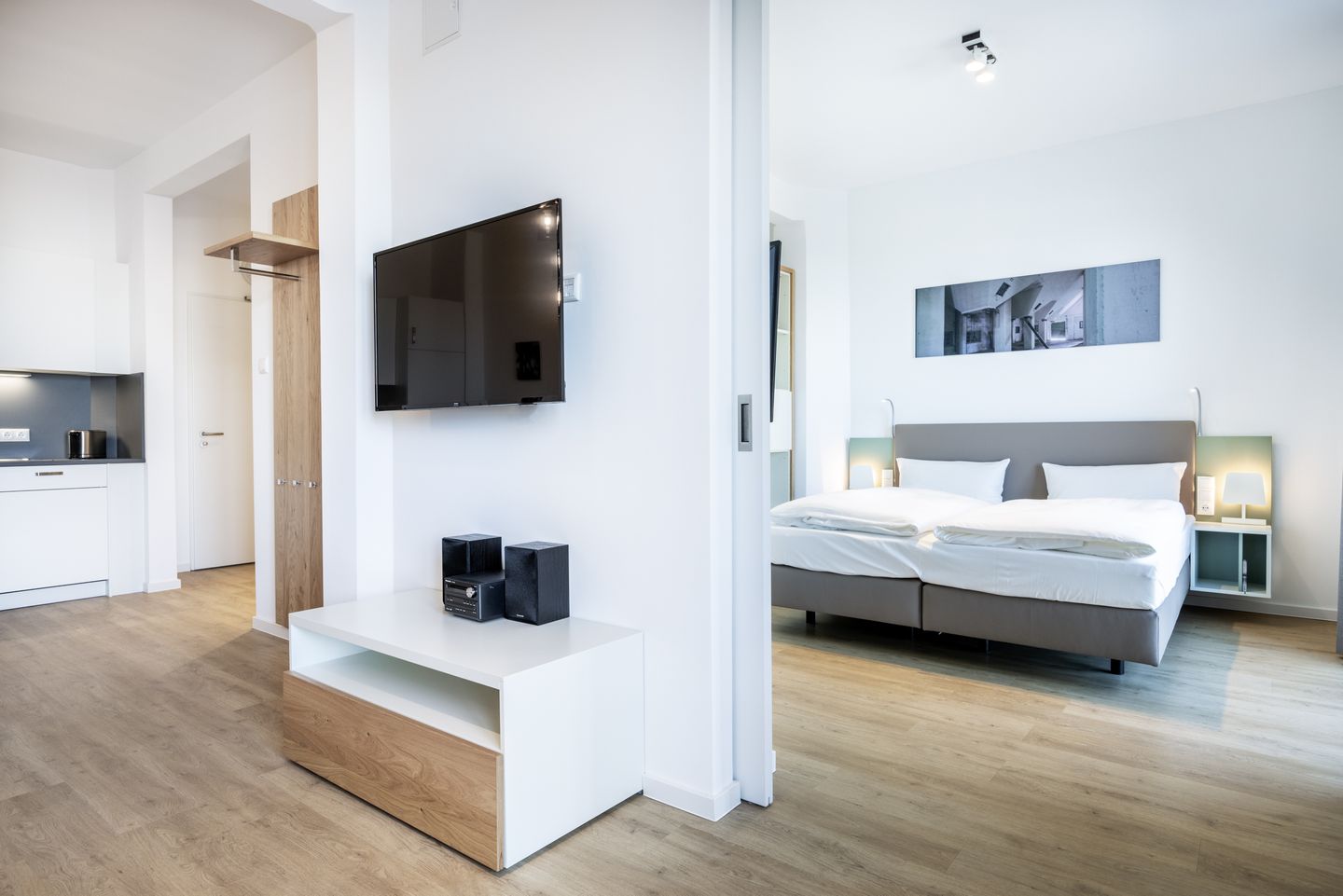 Krusespeicher Krusespeicher 3-50 Wismar - Wohn-/Essbereich mit Zugang zum Schlafzimmer