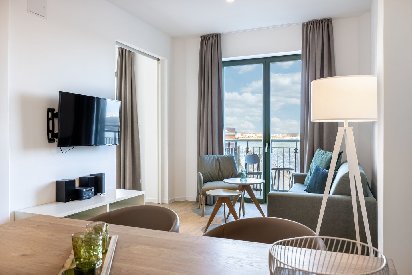 Krusespeicher Krusespeicher 3-51 Wismar - Wohn-Essbereich mit Couch