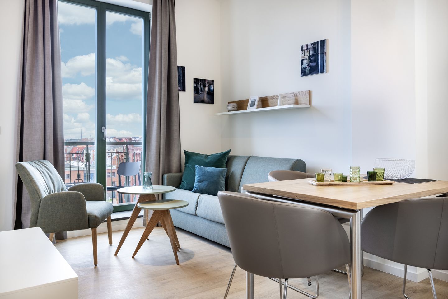 Krusespeicher Krusespeicher 6-72 Wismar - Wohn-Essbereich mit Couch