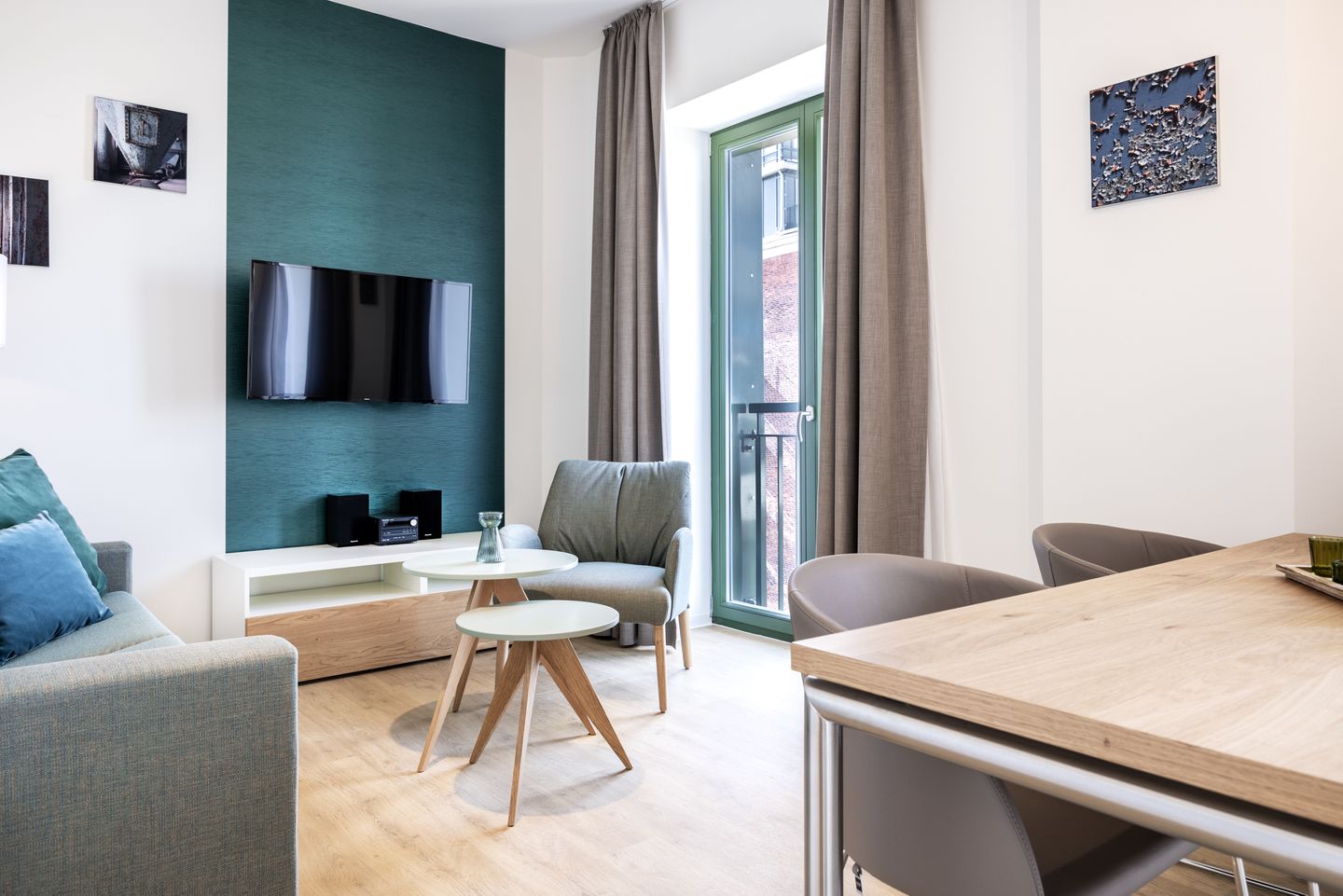 Krusespeicher Krusespeicher 4-56 Wismar - Wohn-Essbereich mit Couch