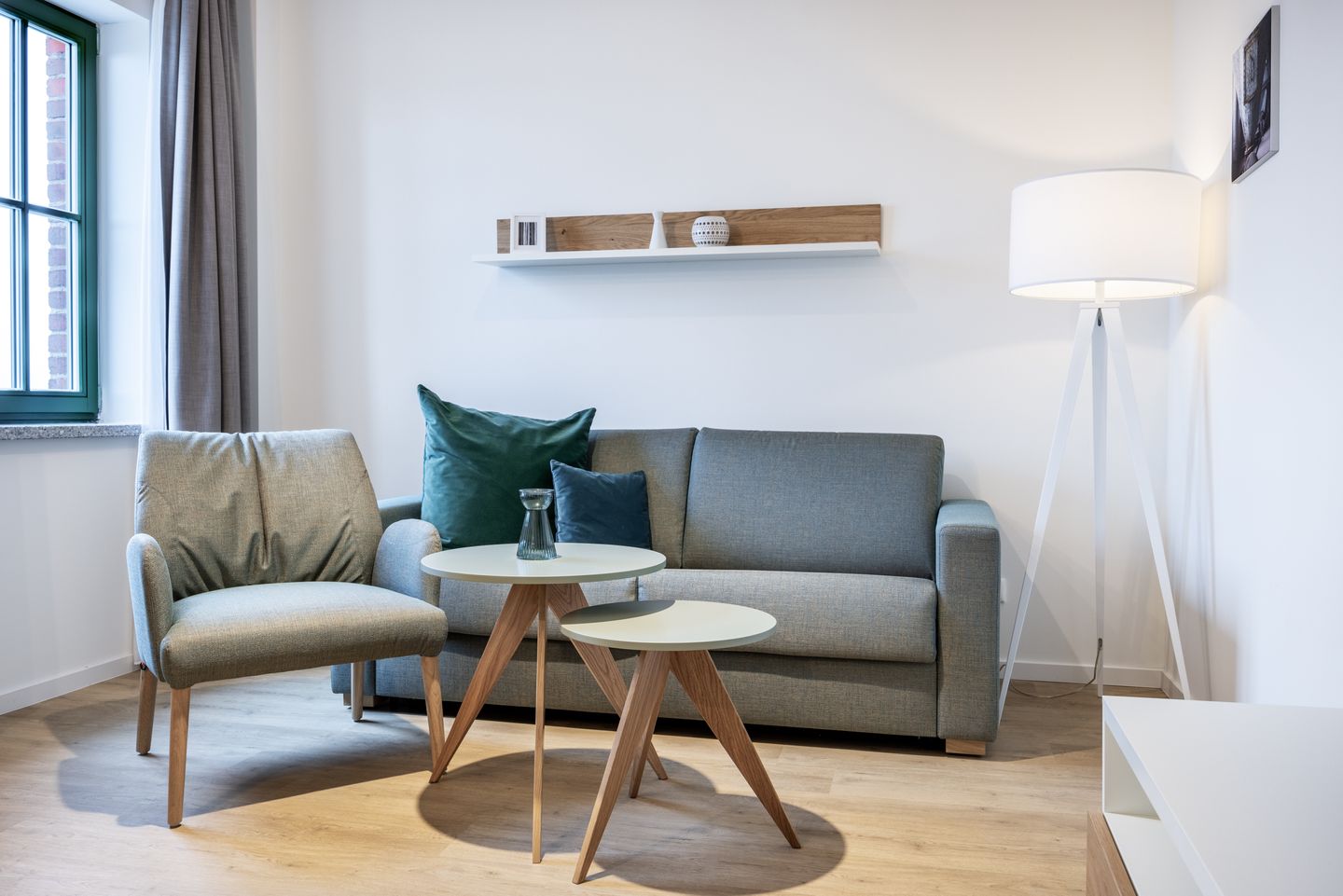 Krusespeicher Krusespeicher 4-52 Wismar - Wohn-Essbereich mit Couch