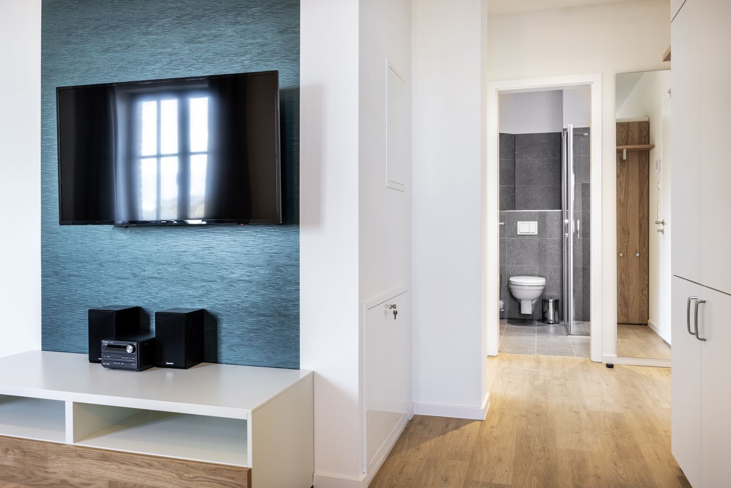 Krusespeicher Krusespeicher 4-52 Wismar - Wohn-Essbereich mit Flatscreen-TV