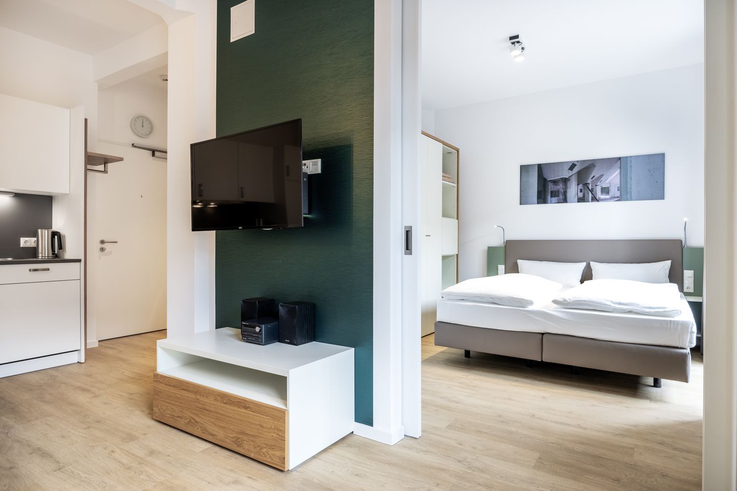 Krusespeicher Krusespeicher 3-46 Wismar - Wohn-/Essbereich mit Zugang zum Schlafzimmer