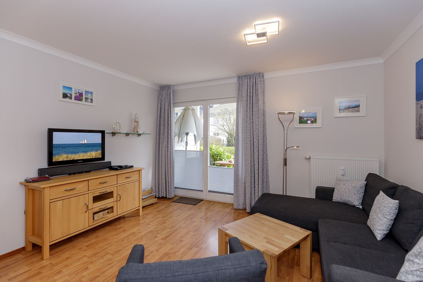 Apartment-Residenz Ostseestrand Apartment-Residenz Ostseestrand 05 Kühlungsborn - Wohn-Essbereich mit Couch