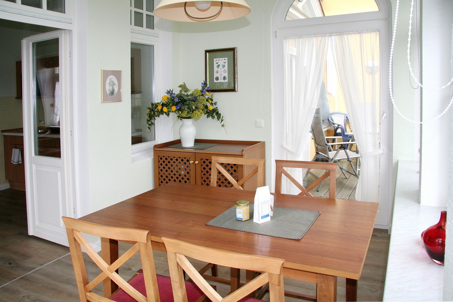 Villa Aegir Villa Aegir 121 Usedom - Wohn-Essbereich mit Esstisch und Sitzgelegenheit