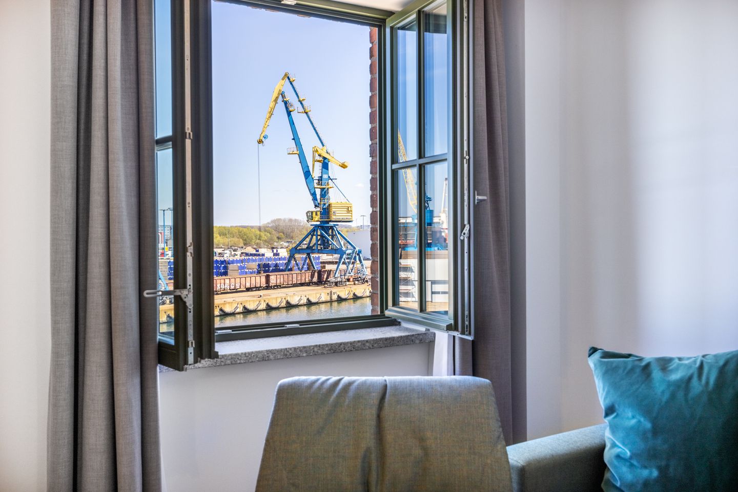 Krusespeicher Krusespeicher 3-44 Wismar - Wohnzimmer mit Ausblick