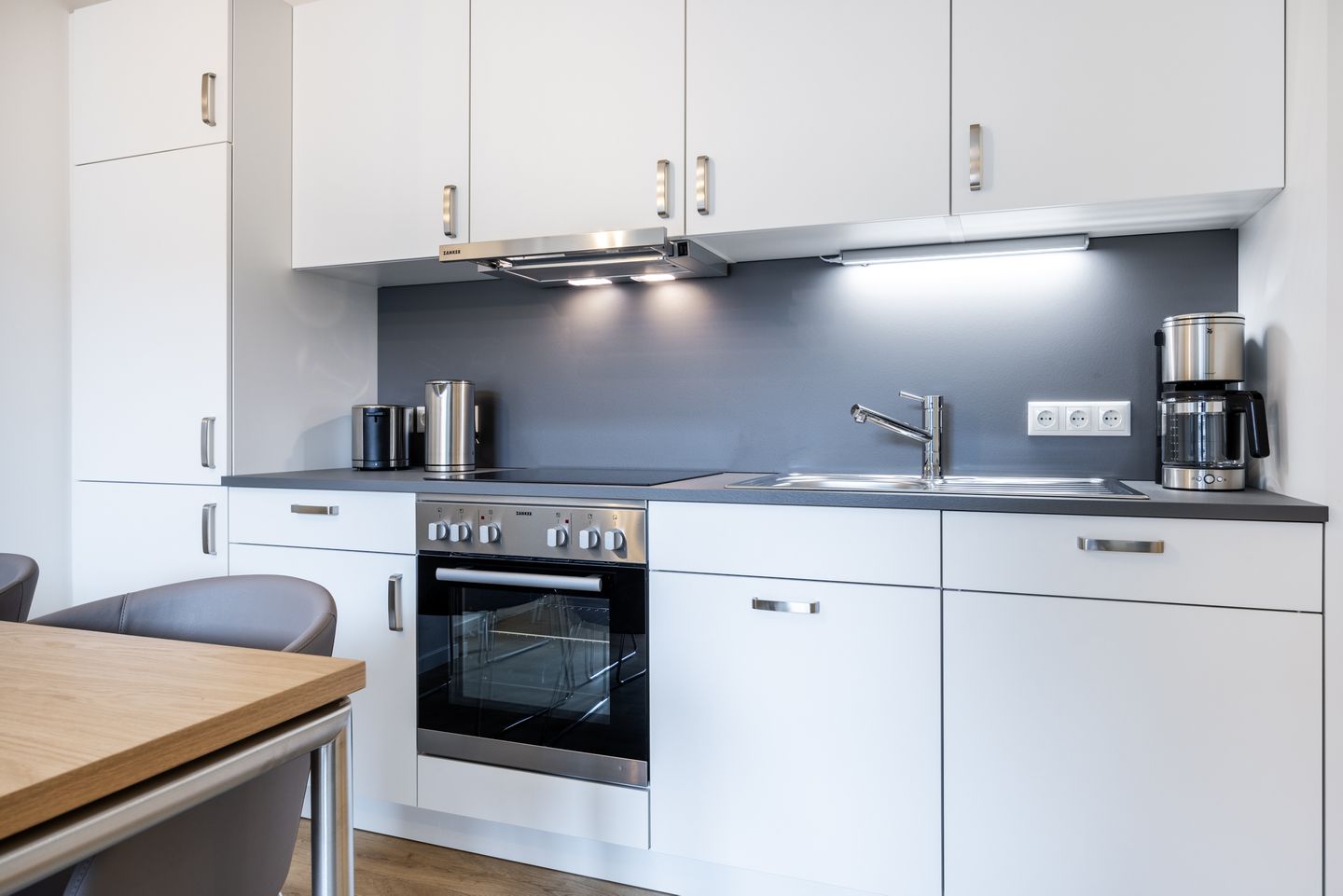 Krusespeicher Krusespeicher 4-53 Wismar - Küchenzeile mit Backofen